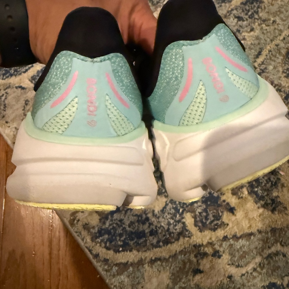 Hoka One One Bondi 9 size 10.5 - Picture 3 of 6